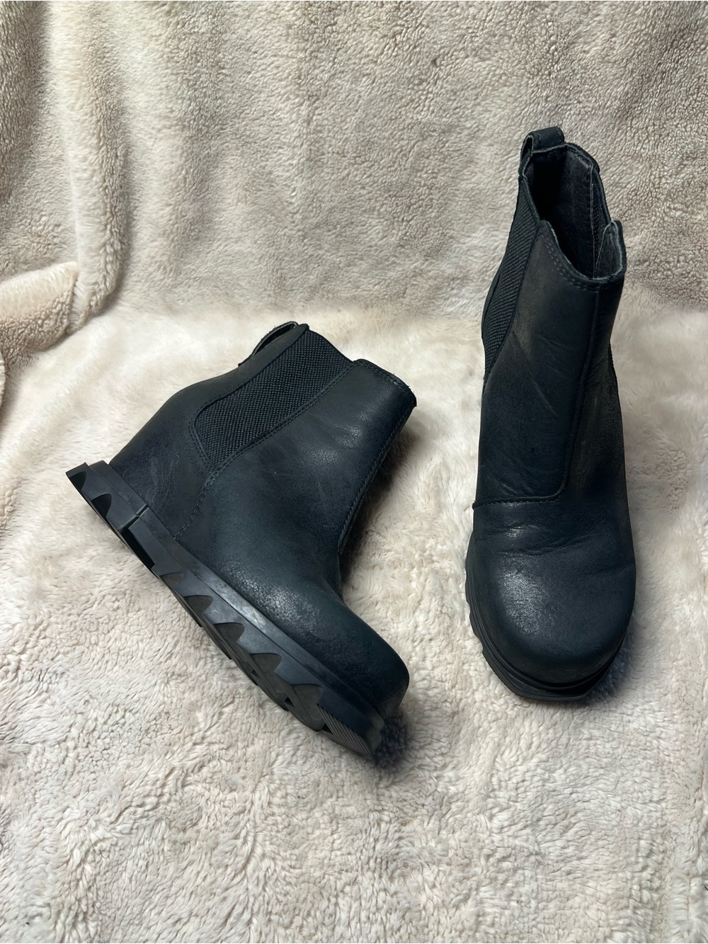 Sorel Women's Joan of Arctic Wedge III Chelsea Boots Size 6